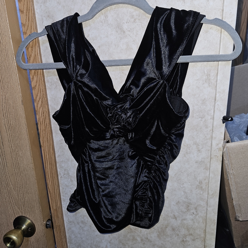 NWT- WAYF Black Velvet Top (size XS)